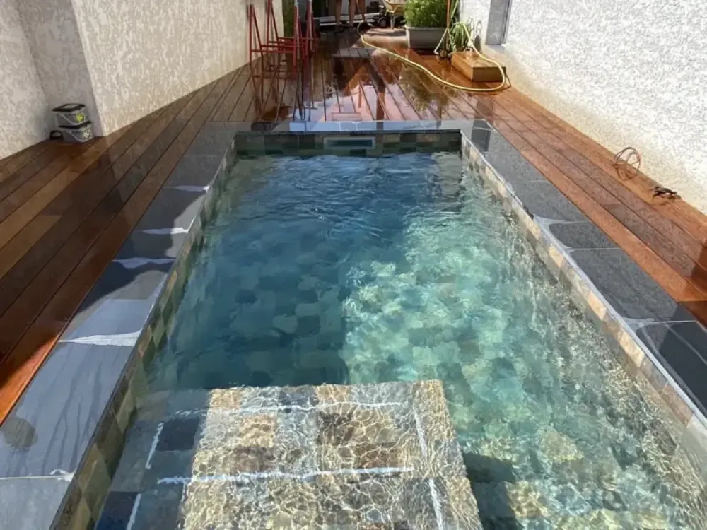Construction d'une piscine balinaise (2)