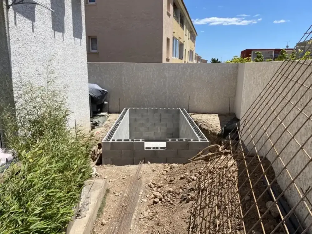 Construction d'une piscine balinaise (9)